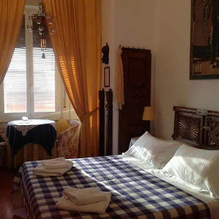 Domitilla 3* Génova